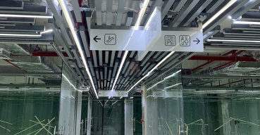 室內(nèi)吊式燈箱指示牌導向牌制作案例一