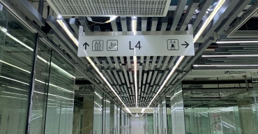 室內(nèi)吊式燈箱指示牌導(dǎo)向牌制作案例一2