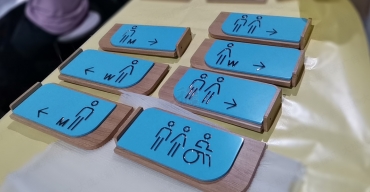 不銹鋼仿木紋門牌制作案例一2