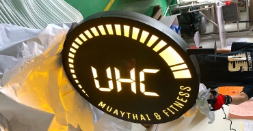 門店懸掛式廣告燈箱案例之一3