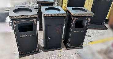 不銹鋼垃圾箱定制案例一
