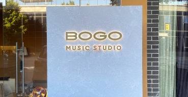 BOGO形象背景墻LOGO字定制案例